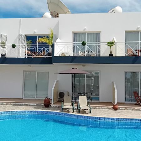 Kato Paphos Suites Екстериор снимка