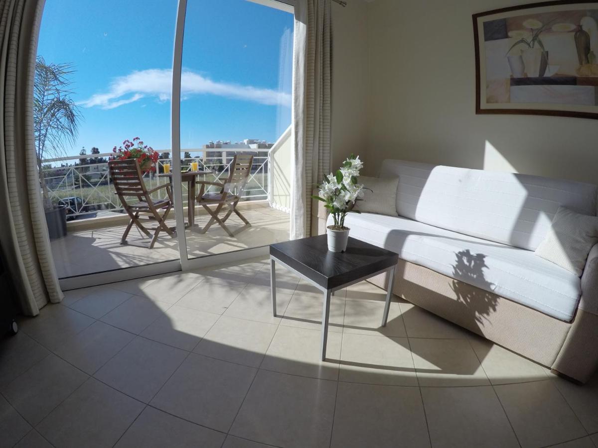 Kato Paphos Suites Екстериор снимка