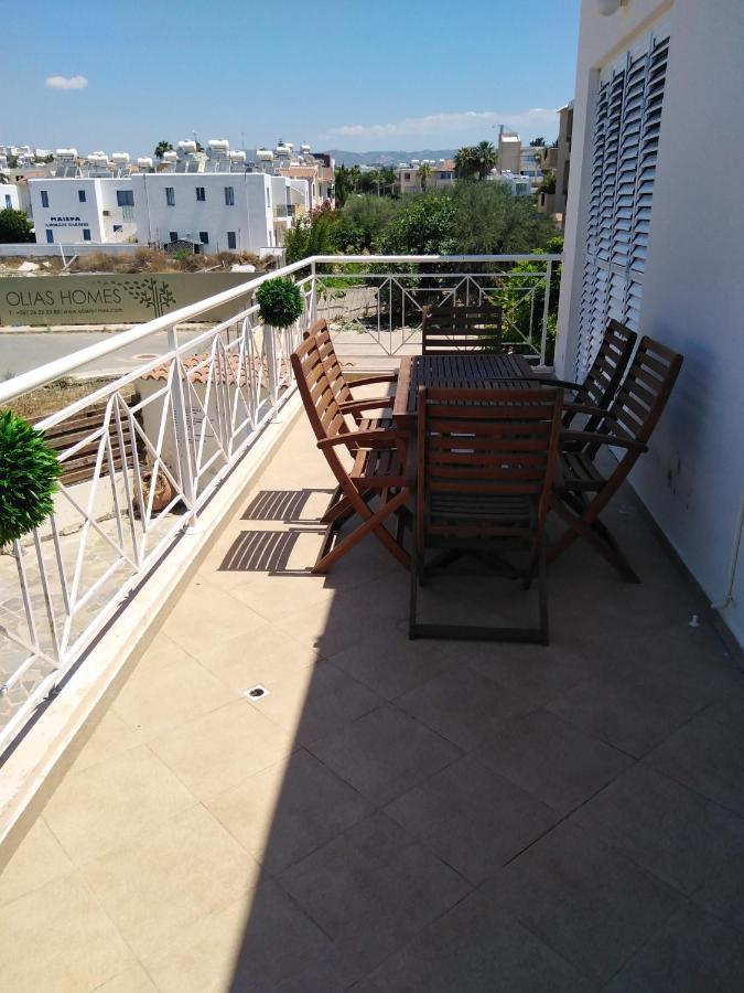Kato Paphos Suites Екстериор снимка