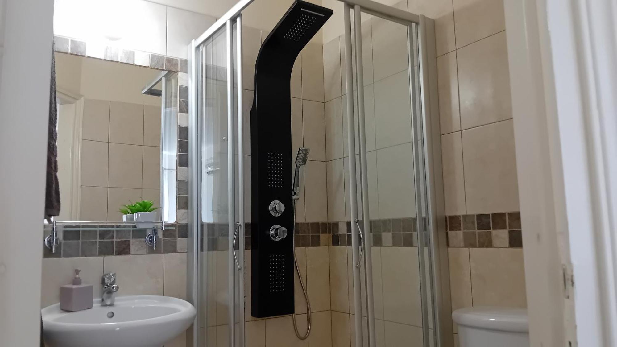Kato Paphos Suites Екстериор снимка