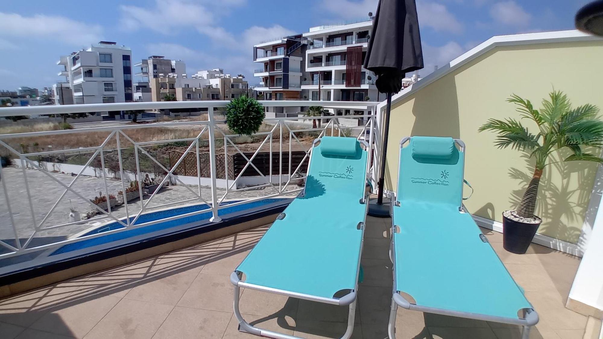 Kato Paphos Suites Екстериор снимка